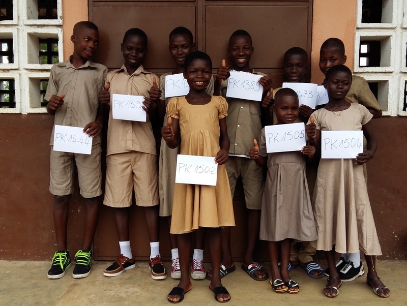 Tournée nationale dans les 10 villages de AIMES-AFRIQUE (parrainage des élèves, inauguration de cantine scolaire, suivi des projets)